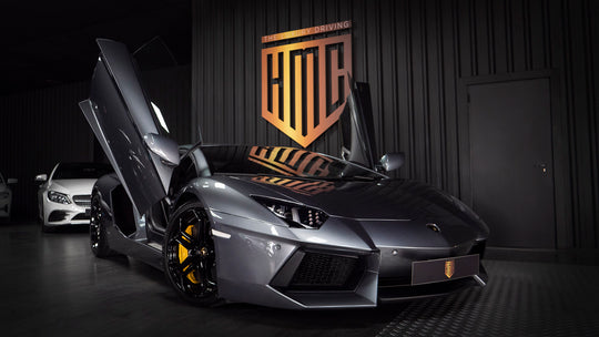 Lamborghini AVENTADOR