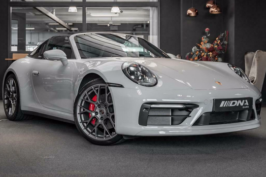 Porsche 911 3.0 Targa 4S Sportdesign Sportchrono