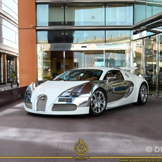 Bugatti Veyron 1 OF 5