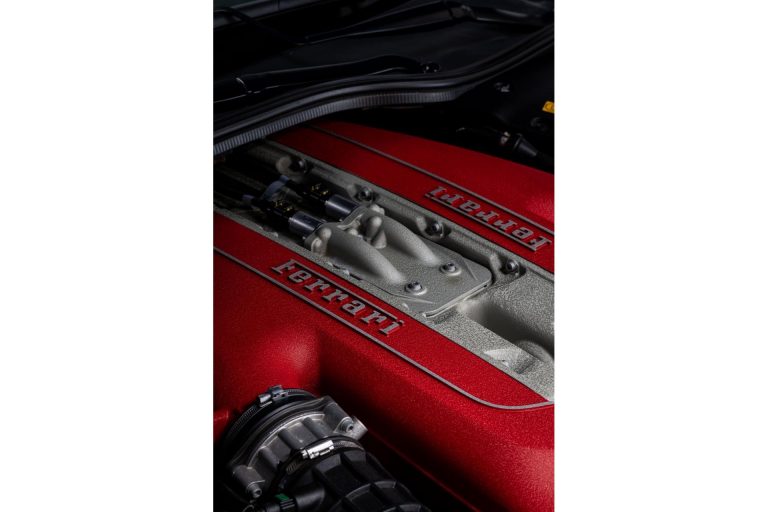 Ferrari 812 6.5 V12 Superfast HELE
